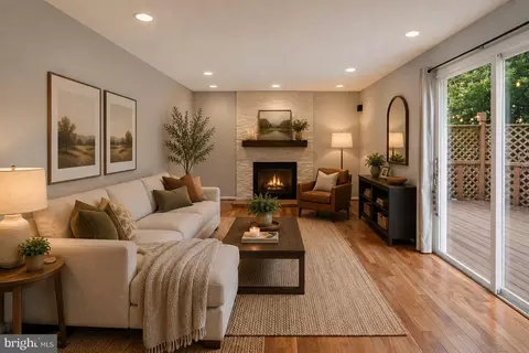 Living - 8 Shipwright Ct, Gaithersburg, MD 20877 photo 7 of 8