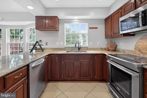 Kitchen - 8 Shipwright Ct, Gaithersburg, MD 20877 photo 1 of 5