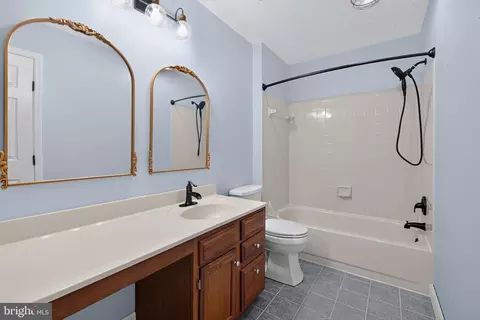Bath - 8 Shipwright Ct, Gaithersburg, MD 20877 photo 10 of 10