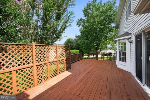 Exterior - 8 Shipwright Ct, Gaithersburg, MD 20877 photo 5 of 13