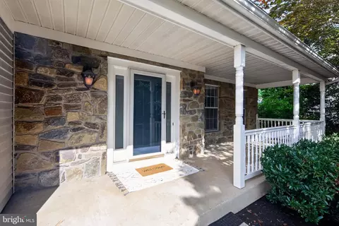 Exterior - 8 Shipwright Ct, Gaithersburg, MD 20877 photo 4 of 13
