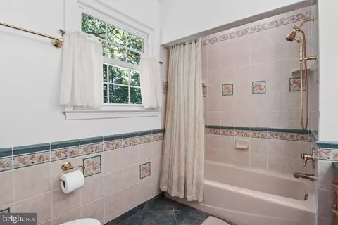 Bath - 1910 Agate Dr, Silver Spring, MD 20904 photo 3 of 5