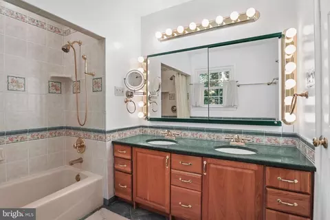 Bath - 1910 Agate Dr, Silver Spring, MD 20904 photo 2 of 5