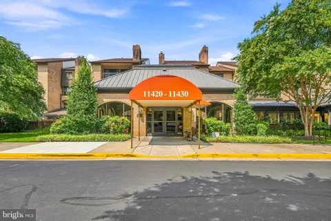 11430 Strand Dr #111, Rockville, MD 20852