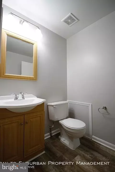 Bath - 14903 Dinsdale Dr, Silver Spring, MD 20906 photo 2 of 3