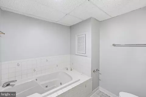 Bath - 14303 Northwyn Dr, Silver Spring, MD 20904 photo 4 of 5