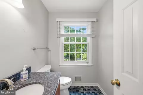Bath - 14303 Northwyn Dr, Silver Spring, MD 20904 photo 1 of 5
