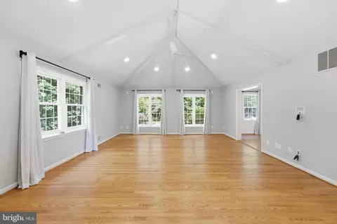 Living - 14303 Northwyn Dr, Silver Spring, MD 20904 photo 3 of 14
