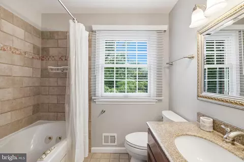 Bath - 14303 Northwyn Dr, Silver Spring, MD 20904 photo 3 of 5