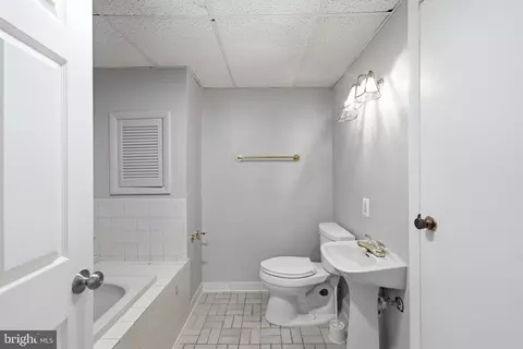 Bath - 14303 Northwyn Dr, Silver Spring, MD 20904 photo 5 of 5