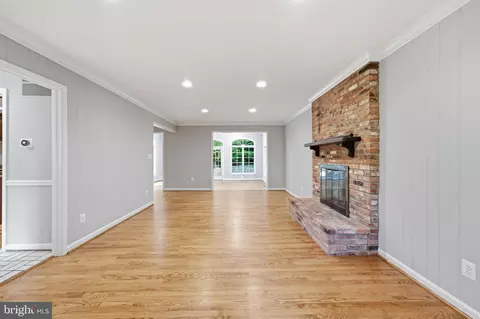 Living - 14303 Northwyn Dr, Silver Spring, MD 20904 photo 7 of 14