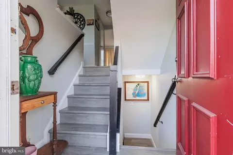 Entry Way - 17673 Kohlhoss Rd, Poolesville, MD 20837 photo 1 of 7