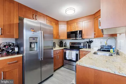 Kitchen - 17673 Kohlhoss Rd, Poolesville, MD 20837 photo 2 of 2