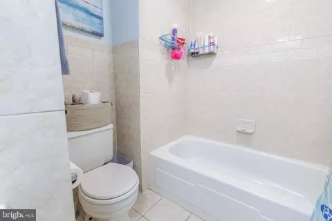 Bath - 17673 Kohlhoss Rd, Poolesville, MD 20837 photo 3 of 4