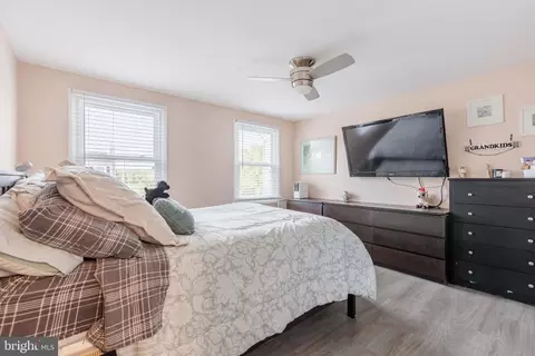 Bedroom - 17673 Kohlhoss Rd, Poolesville, MD 20837 photo 1 of 5