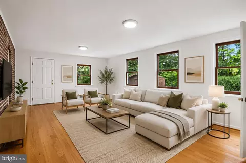 Living - 9906 Sidney Rd, Silver Spring, MD 20901 photo 4 of 6