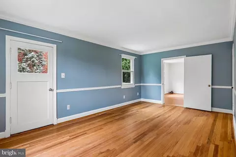 Living - 9906 Sidney Rd, Silver Spring, MD 20901 photo 2 of 6