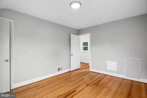 Bedroom - 9906 Sidney Rd, Silver Spring, MD 20901 photo 1 of 5