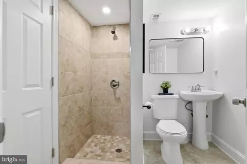 Bath - 10419 Grandin Rd, Silver Spring, MD 20902 photo 4 of 4