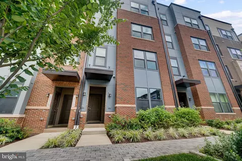 16316 Connors Way #15, Rockville, MD 20855