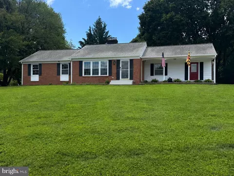 24100 Doreen Dr, Gaithersburg, MD 20882