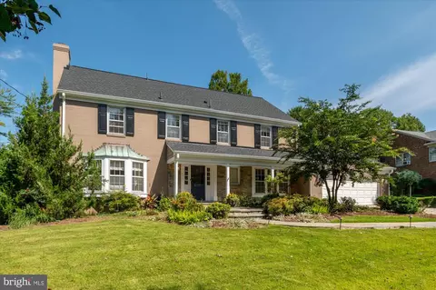 6717 Michaels Dr, Bethesda, MD 20817