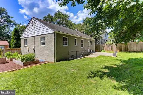 Exterior - 11517 Soward Dr, Silver Spring, MD 20902 photo 5 of 8