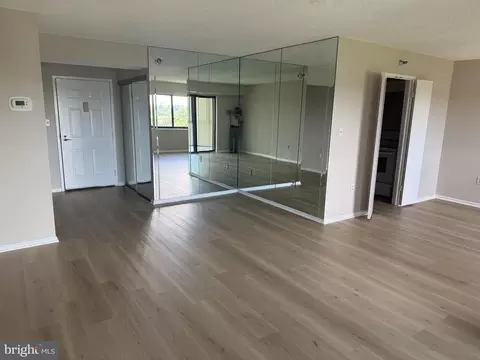 15101 Interlachen Dr #1-1002, Silver Spring, MD 20906 photo 3