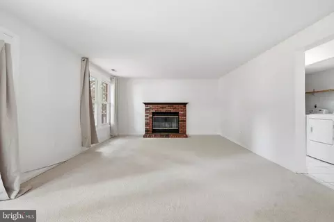 Living - 18007 Silver Leaf Dr, Gaithersburg, MD 20877 photo 6 of 6
