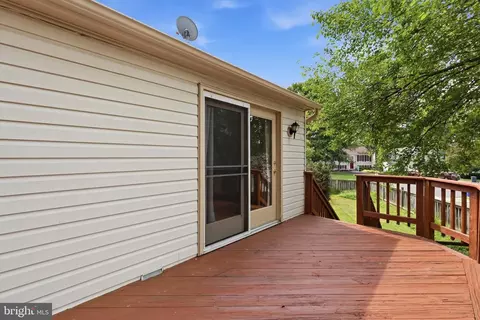 Exterior - 18007 Silver Leaf Dr, Gaithersburg, MD 20877 photo 9 of 20