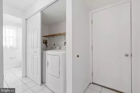 Entry Way - 18007 Silver Leaf Dr, Gaithersburg, MD 20877 photo 4 of 5