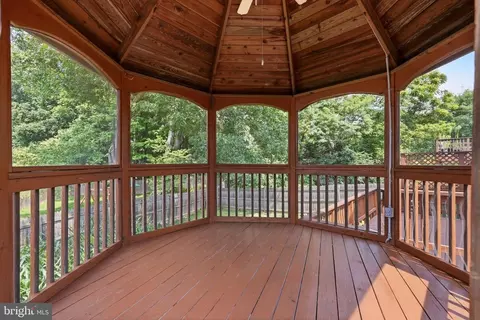 Exterior - 18007 Silver Leaf Dr, Gaithersburg, MD 20877 photo 11 of 20