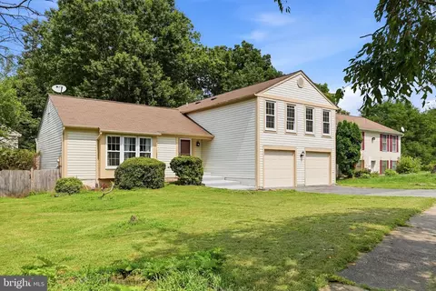 Exterior - 18007 Silver Leaf Dr, Gaithersburg, MD 20877 photo 4 of 20