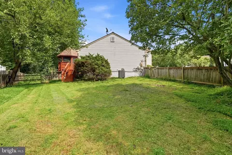 Exterior - 18007 Silver Leaf Dr, Gaithersburg, MD 20877 photo 15 of 20