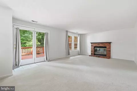 Living - 18007 Silver Leaf Dr, Gaithersburg, MD 20877 photo 4 of 6