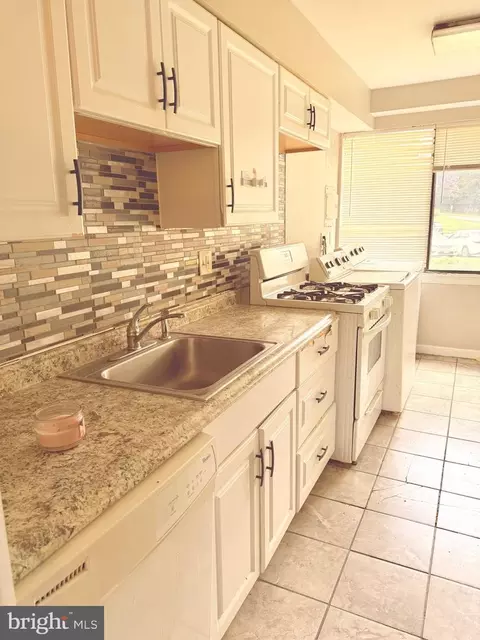 Kitchen - 9903 Blundon Dr #6-101, Silver Spring, MD 20902 photo 2 of 3