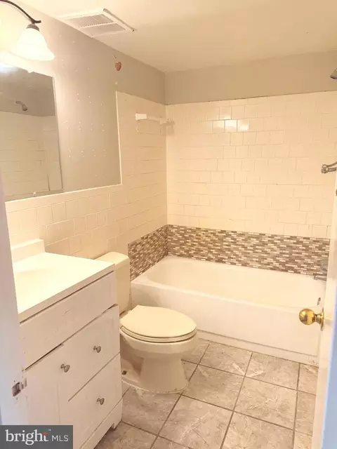 Bath - 9903 Blundon Dr #6-101, Silver Spring, MD 20902 photo 3 of 3
