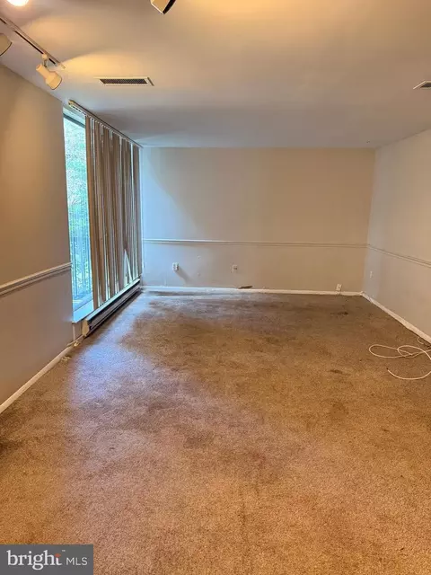 Living - 9903 Blundon Dr #6-101, Silver Spring, MD 20902 photo 2 of 2