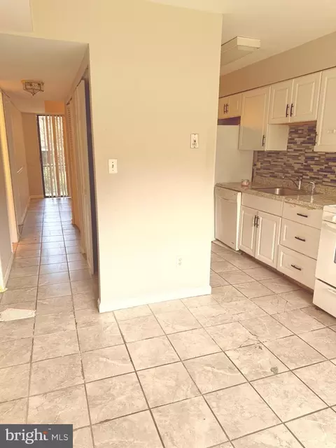 Entry Way - 9903 Blundon Dr #6-101, Silver Spring, MD 20902 photo 5 of 6