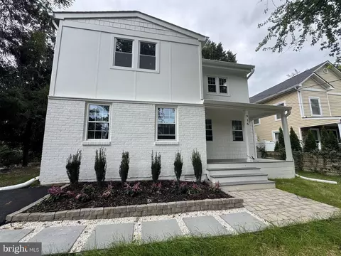 916 Crawford Dr, Rockville, MD 20851