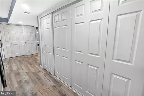 Entry Way - 19205 Walters Ave, Poolesville, MD 20837 photo 6 of 7