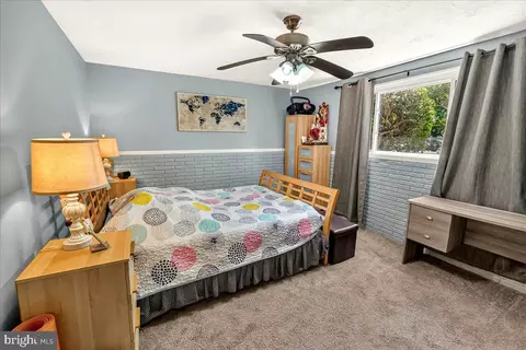 Bedroom - 19205 Walters Ave, Poolesville, MD 20837 photo 3 of 4