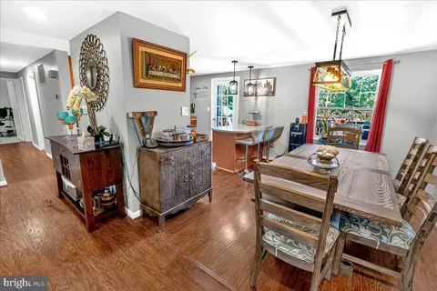 Entry Way - 19205 Walters Ave, Poolesville, MD 20837 photo 2 of 7