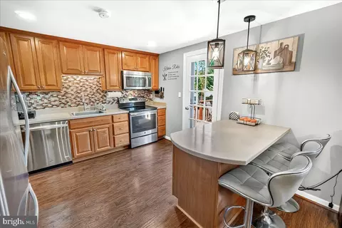 Kitchen - 19205 Walters Ave, Poolesville, MD 20837 photo 1 of 5