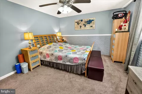 Bedroom - 19205 Walters Ave, Poolesville, MD 20837 photo 4 of 4