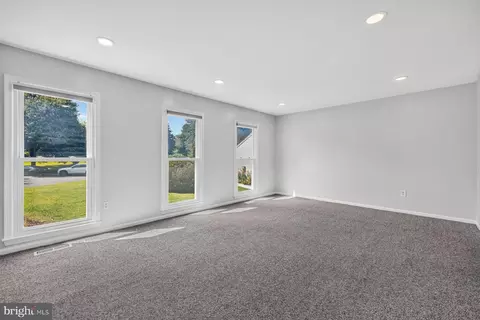 Living - 17624 Macduff Ave, Olney, MD 20832 photo 1 of 6