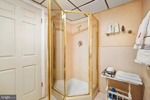 Bath - 13940 Alderton Rd, Silver Spring, MD 20906 photo 6 of 7