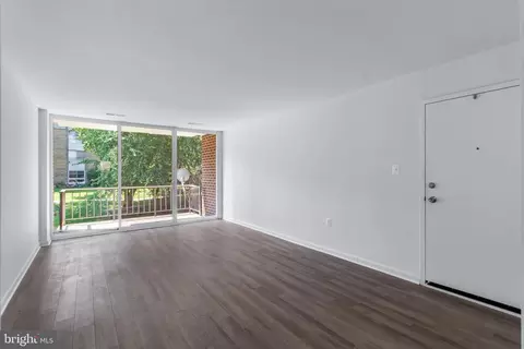 Living - 3934 Bel Pre Rd #3934-3, Silver Spring, MD 20906 photo 3 of 4
