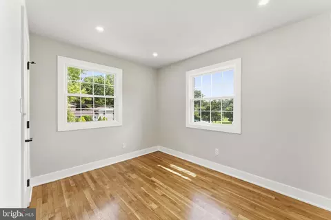 Bedroom - 2610 Silverdale Dr, Silver Spring, MD 20906 photo 6 of 10