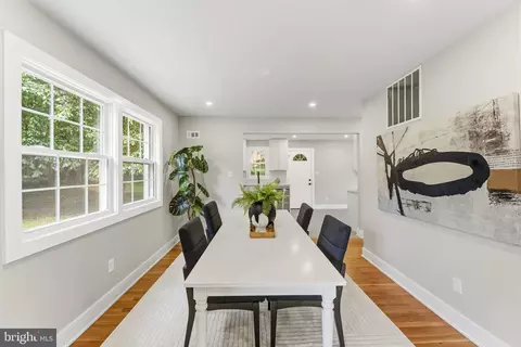 Dining - 2610 Silverdale Dr, Silver Spring, MD 20906 photo 2 of 3
